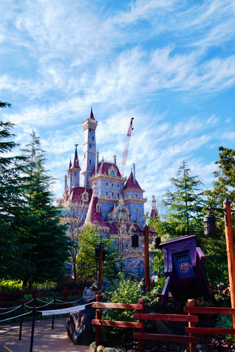 Suntom11's tweet photo. Enchanted Tale of Beauty and the Beast
Beast Castle
ビースト城には毎回圧倒される
#tdr #tdl #美女と野獣 #魔法のものがたり #BeastCastle https://t.co/LisqkVEkDw
