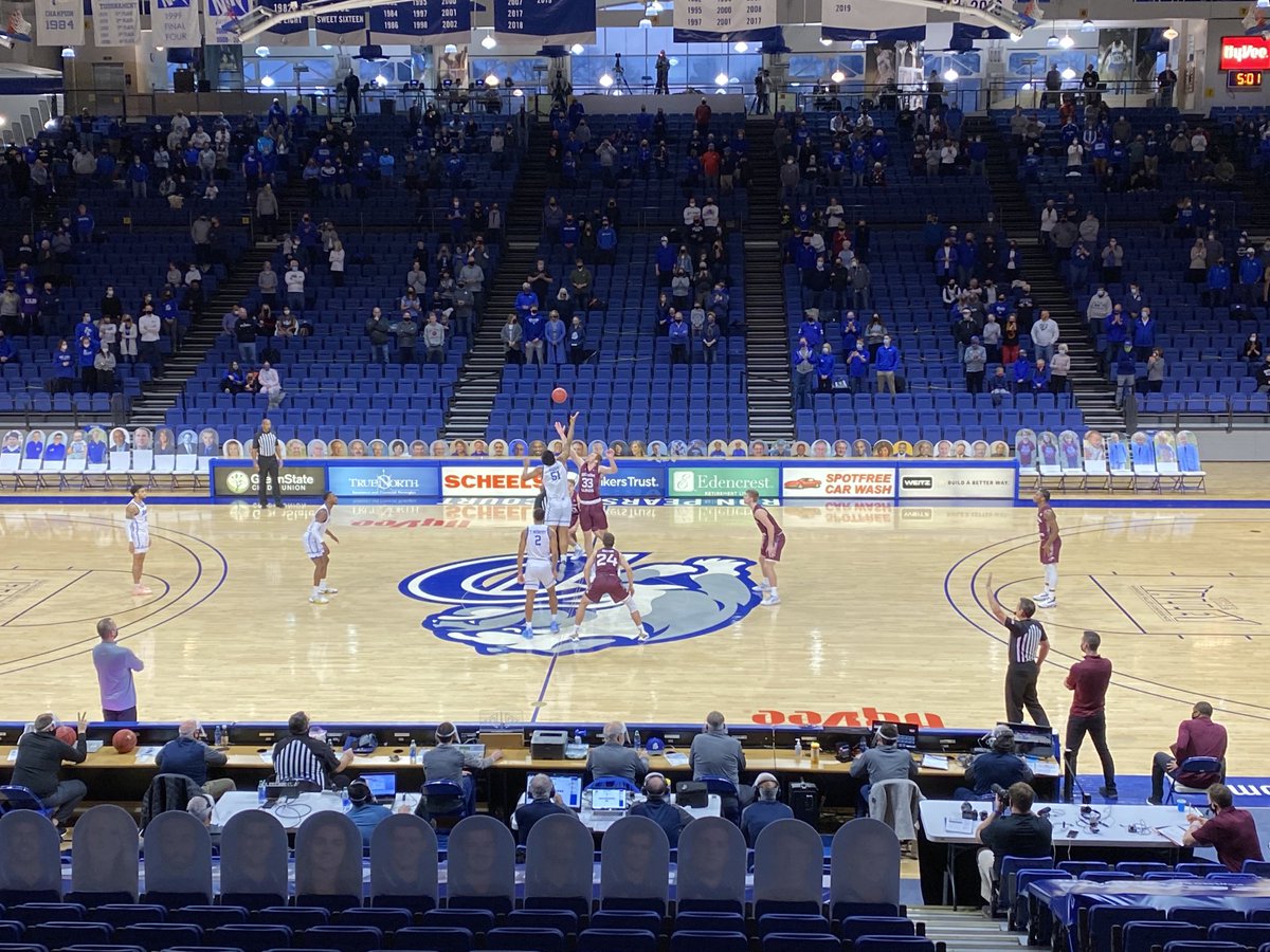 Drake Facilities and Events (@drakeeventstaff) on Twitter photo Game time!
<a href="/DrakeBulldogsMB/">Drake Basketball</a> opens up the home Conference season with a good socially distanced crowd. Masks on!
#DSMHometownTeam Game time!
<a href="/DrakeBulldogsMB/">Drake Basketball</a> opens up the home Conference season with a good socially distanced crowd. Masks on!
#DSMHometownTeam