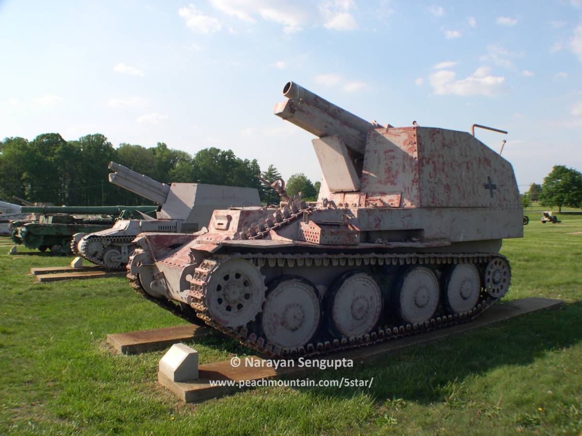 Here are two more German vehicles from 2006. I have them as Grille Ausf. M, but they are both different....