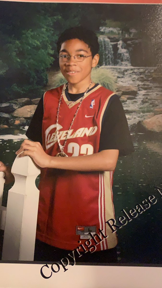 Spinner chain and OG Cavs Lebron era Jersey. You couldn’t tell me shit in 4th grade
