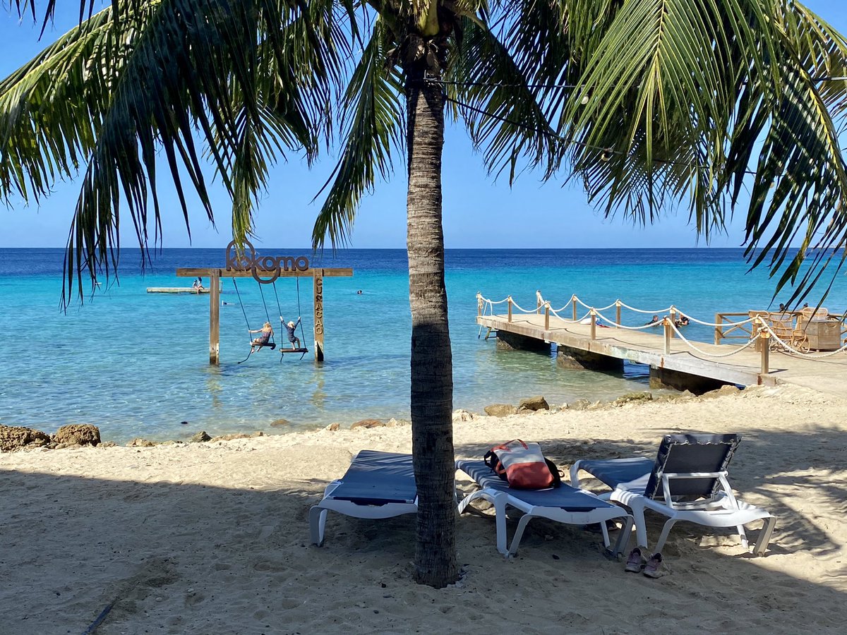 Just another smooth Sunday morning on one of our favorite beaches. Having a coffee and keeping an eye on the kids while they’re having so much fun. Feeling blessed. What a happy life! #dutchcaribbean