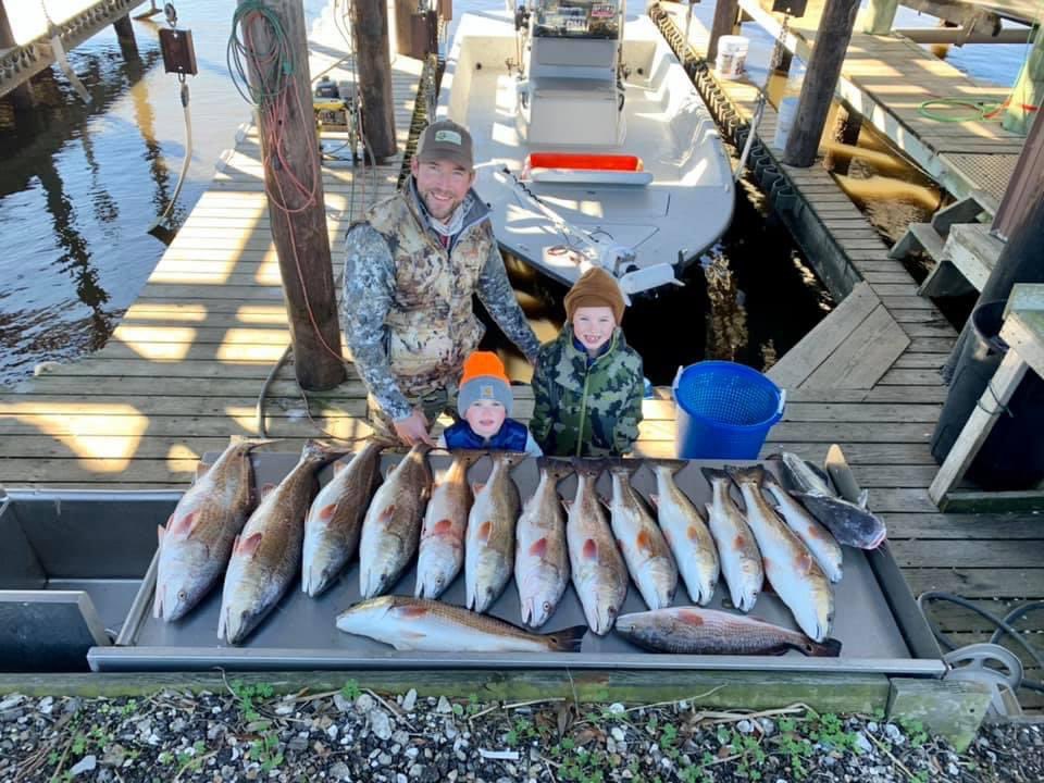 dufrenesguide's tweet photo. Nice box of big #redfish today!  #DufrenesGuideService  #MinnKota 
#Humminbird 
#Talon 
#Solix 
#OptimaBatteries 
#Breakline
#BomberLures #PennFishing #BerkleyFishing
#Seatow
#MinnKotaPro
#HumminbirdPro
#majekboat https://t.co/RpCfdI9FqC