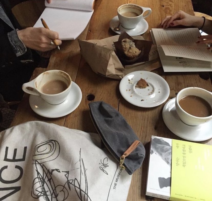 redsmoothiegirl's tweet image. 𝐒𝐓𝐔𝐃𝐘𝐒𝐏𝐎: motivation vs dedication 

in 2021 we’re changing our approach towards studying, we’re getting our assignments done regardless of if we feel motivated, motivation fluctuates, dedication is constant, it’s to keep going even if you aren’t motivated, get to work!