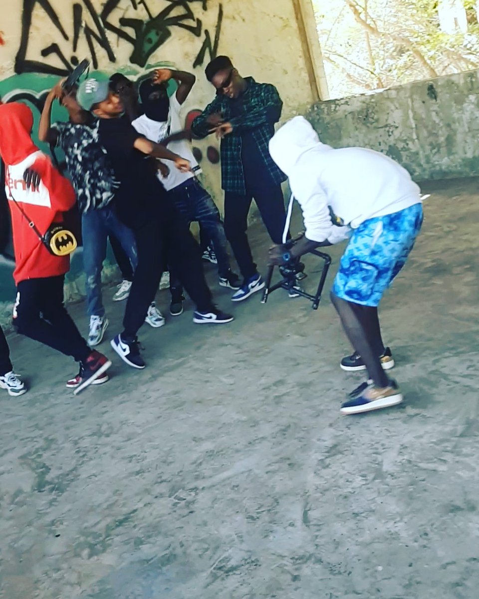 ChapflixThomas's tweet photo. They Dont Know What Is Coming.
@Gingsen_ @babs_direction @mrkurtkansi @SoorebiaGh @TeflonFlexx https://t.co/W4qGH8evx6