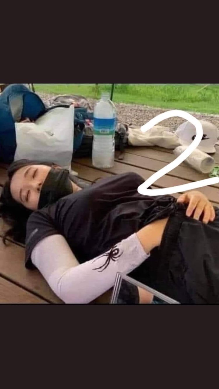 ㅁㅁ on X: 자위 파란후드랑 교환합니다 t.coRCCu0h2FDi  X