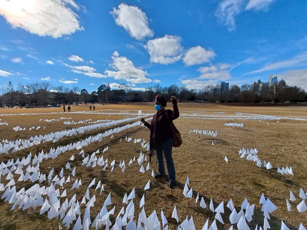 CareTestProtect's tweet photo. More than 10,000 deaths from the pandemic in #Georgia alone. But we will fight in the memory of those who have passed, we will vote in their honor, and we will build a stronger Georgia than we’ve ever seen before. 

💪🏿💪🏿💪🏿 Join us: https://t.co/ph2nttZrQm

#WhiteFlagsforGeorgia https://t.co/8Aftb17ZTt