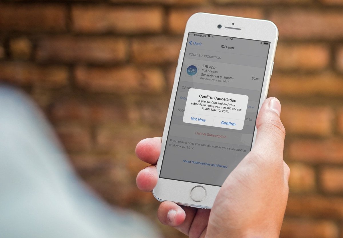 مهم:
إذا أردت التأكد من عدم وجود تطبيقات تسحب منك مبالغ من بطاقتك الإئتمانية؛ خاصة من الاشتراكات التي تنسى أن تلغيها، فادخل فقط على الصفحة التالية وألغِ أي تطبيق لا تريده مباشرة:

آيفون:
buy.itunes.apple.com/WebObjects/MZF…

اندرويد:
pay.google.com/#subscriptions…
و
support.google.com/googleplay/wor…