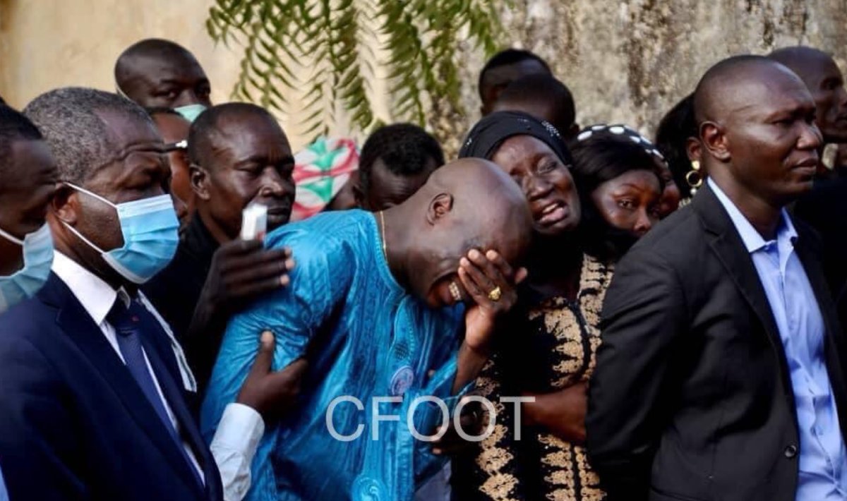 Başın sağ olsun Aboubakar 🙏😢

📸 Foto: (Cfoot Cameroun)
