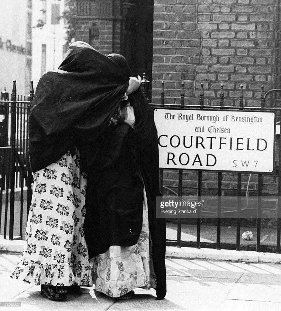 خليجيات في لندن عام ١٣٩٧ه‍ / ١٩٧٧م