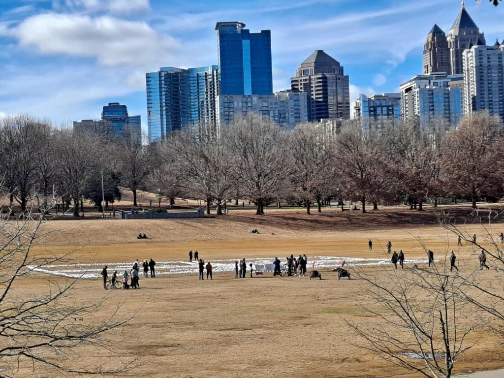 CareTestProtect's tweet photo. Dear Georgia,
Today, a few volunteers started off in a chilly Piedmont Park, planting white flags, 1 by 1, to honor Georgians who have passed from COVID-19. By today's end, we'll have planted 10,000.

On Tuesday, we will vote like our lives depend on it. #WhiteFlagsforGeorgia https://t.co/MbQig48LsV