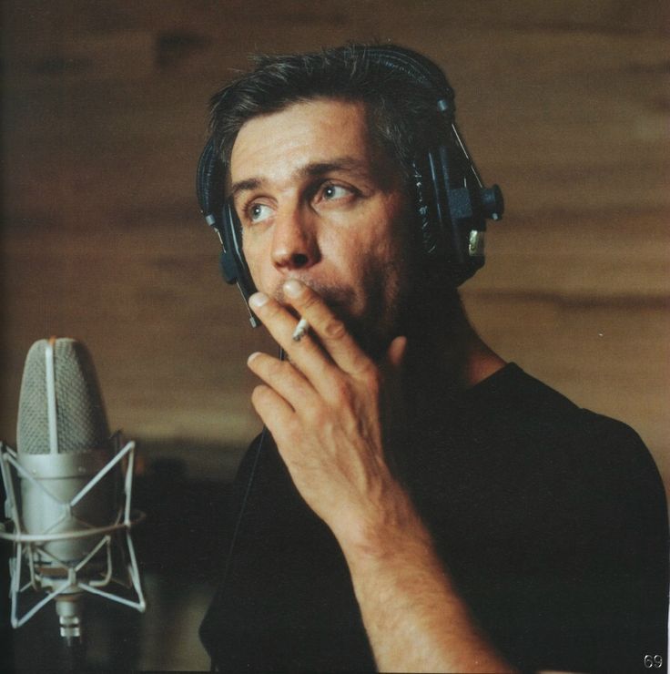 Happy bday to till lindemann <3 