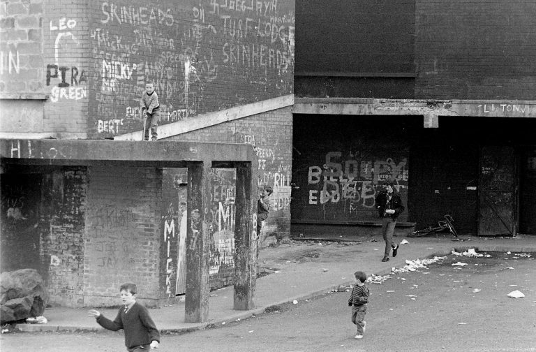 Photographer Dave Sinclair began photographing his home town of Liverpool in the 1980s. He became a photographer for the newspaper Militant Tendency in 1986.In 1988 he visited Belfast to document that year’s May Day rally and other events, here are some of those images.