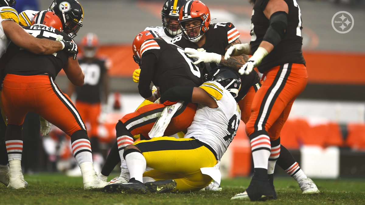 steelers's tweet photo. Our defense now has 56 sacks this season, which ties the franchise record set in 2017! https://t.co/TMFwon3e3i