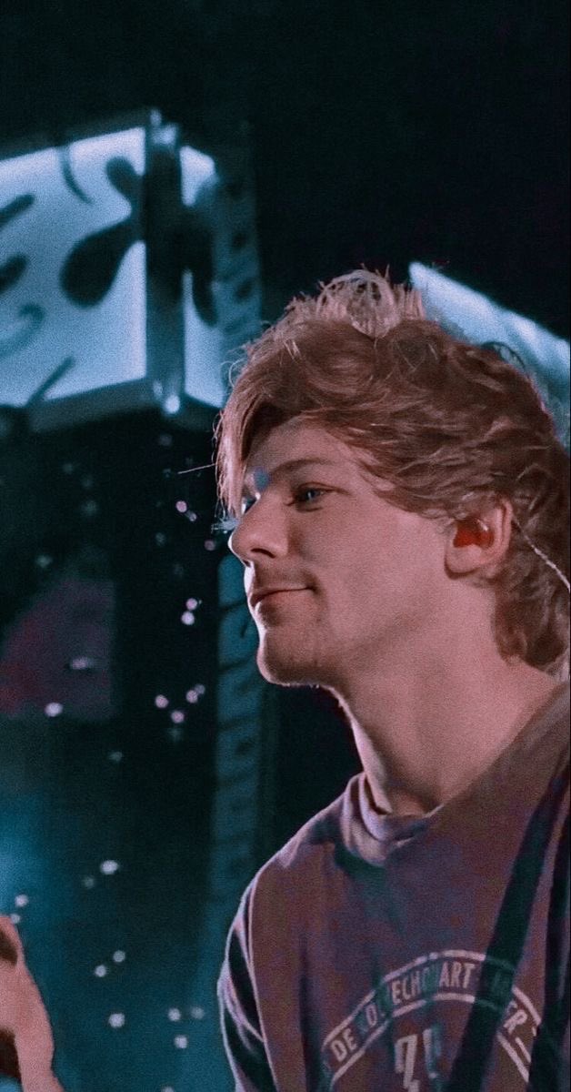 Young & BeautifulBy Velvetoscar - one of my all time favorites- a classic every larrie should read- no smut - slow burn but worth the wait! - rich kid uni & parties- past trauma- enemies to friends to lovers10/10  https://archiveofourown.org/works/838537/chapters/1597776