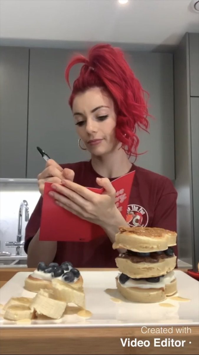 (3) they’re both really tiny people