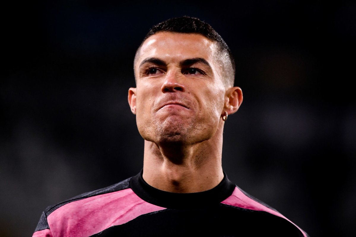 ActuFoot_'s tweet image. Cristiano Ronaldo vient d’inscrire le 758e but de sa carrière.

Ça y est ! Il dépasse désormais Pelé. 💪