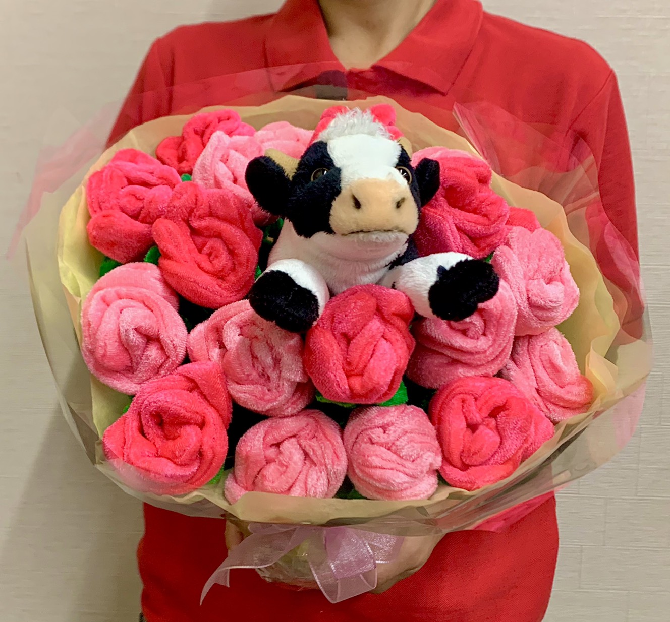 Hamleys Japan ハムリーズ 博多店 成人のお祝いに ぬいぐるみを花束ラッピングして枯れない思いをとどけよう 遅めの新年のご挨拶にもお手頃 可愛いですよ ハムリーズ博多 キャナルシティ Fuzzbuzz 成人式 プレゼント T Co