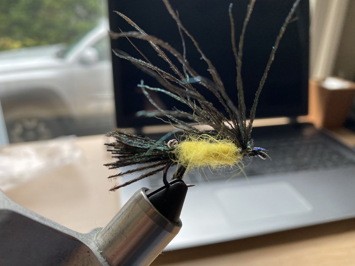 baitandwait's tweet image. Using scraps and practicing my dubbing - hahahaha - could this wild looking thing catch a fish? #flyty #flytying #flyfishing #angler #fishing #baitandwaitoutdoors #art #crafts