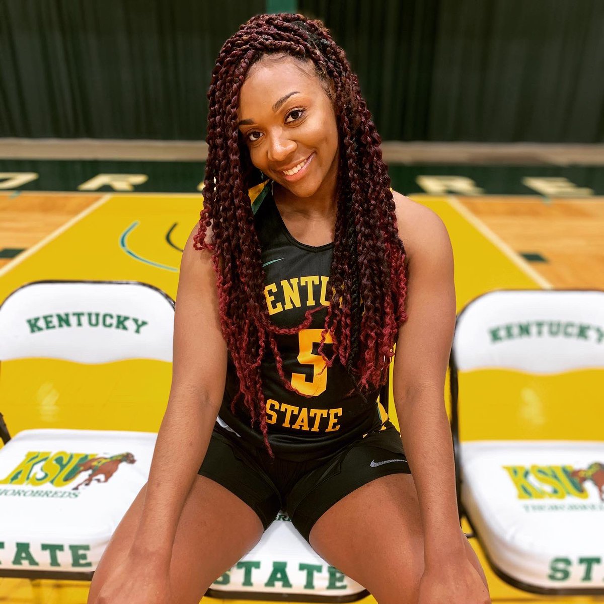 tae_robinson12's tweet image. Year 3 🖤💛 #letsgetitbaby