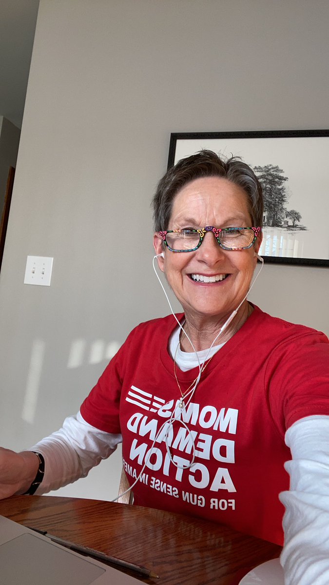 I showed up!  Let's do this!
#Kansas @MomsDemand @Everytown #GeorgiansVoteRevWarnockAndOssoffToSaveAmerica #GeorgiaRising #WatchUsWork