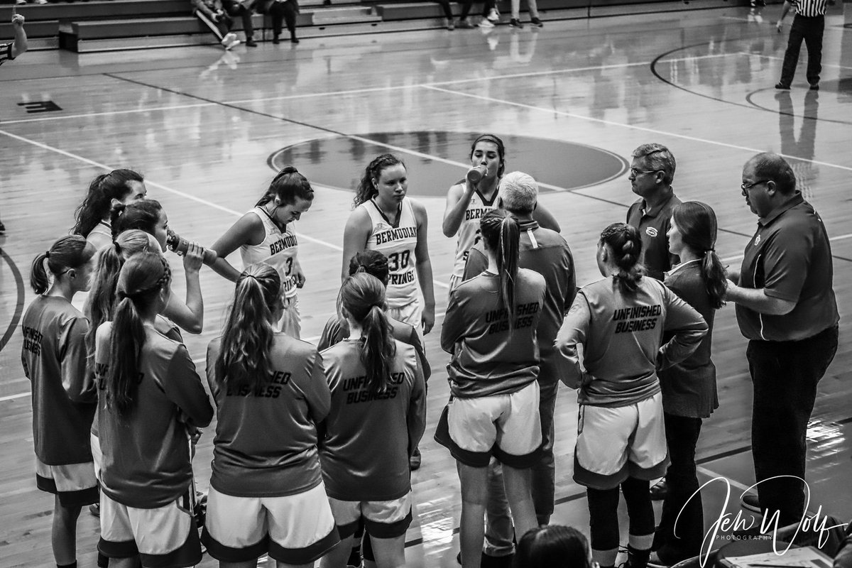 5️⃣ days until game day!!! 🦅