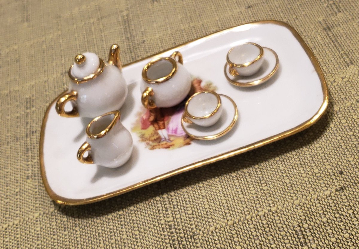 atticesoterica's tweet photo. Vintage Collectible Limoges France Porcelain D'Art Miniature Tea Set With Serving Tray Featuring A Courting Couple/Romantic Scene https://t.co/FpFHq2Tvzr #AtticEsoterica #Collectibles #Antiques #Etsy #Vintage #MiniatureTeaSet https://t.co/poCwxBUCyz