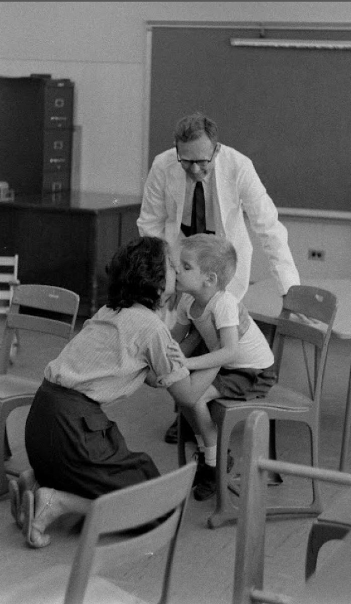 More on Anne Bancroft: in preparation for her role as teacher Annie Sullivan, she studied American Sign Language & spent time at camps for the deaf & blind in New York, volunteering with both children & adults.  #TCMParty