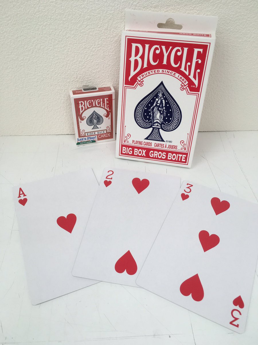 いろんな遊び方が楽しめるトランプ こんなに大きいカード(約11.5x17.5
