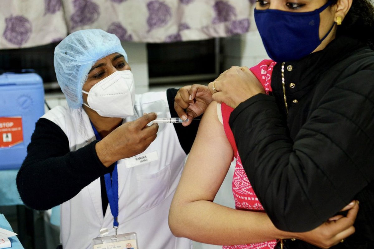 AkbaruddinIndia's tweet photo. 300 million Indian arms r set to first roll up sleeves...💪🏽
On that success rest the hopes of the other billion...🙏🏽
 #CovidVaccine https://t.co/icr3hg1z6K