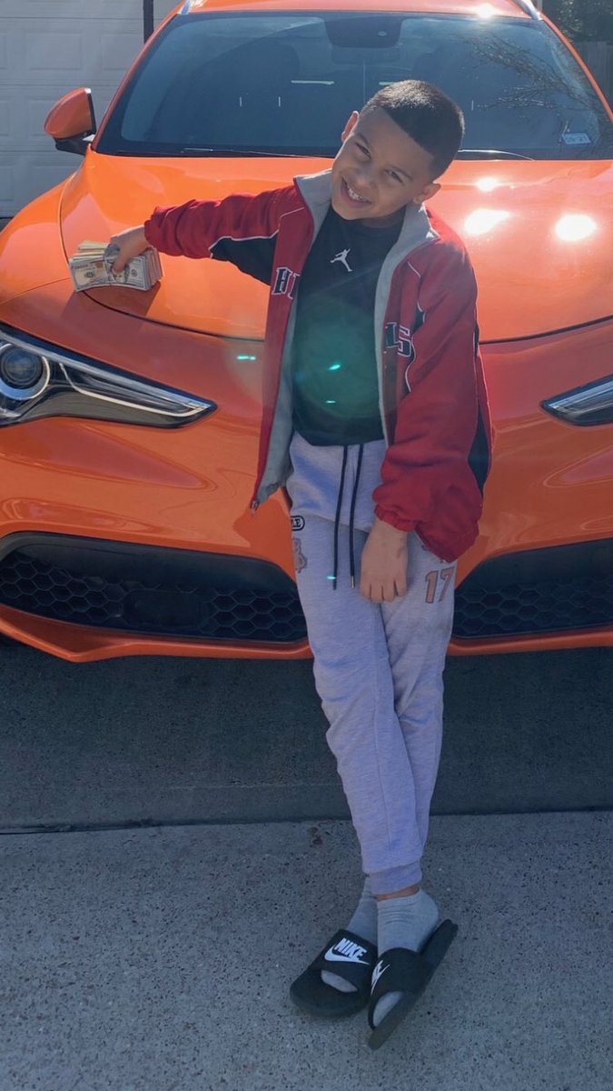 PLANBree's tweet photo. My 8 yr old nephew called me today n said nana you want a diamond necklace u my favorite person in the world  🥰  Me n my sis raised up a true king n he gon shine forever https://t.co/PjXvr3XZJa