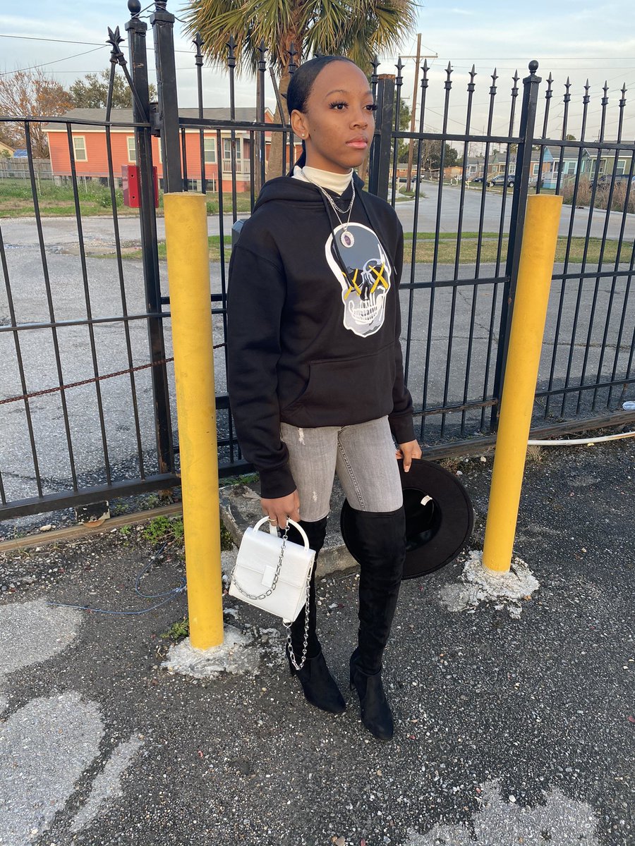 itsbreewright_'s tweet photo. pretty b*tvh, gon test his patience https://t.co/6mhRNQyXHv