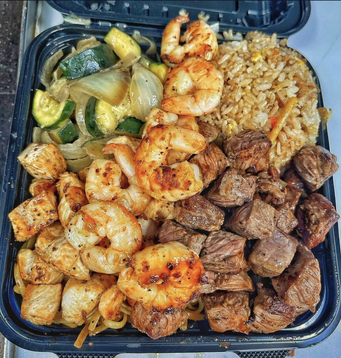 taayrantino's tweet image. How to eat hibachi