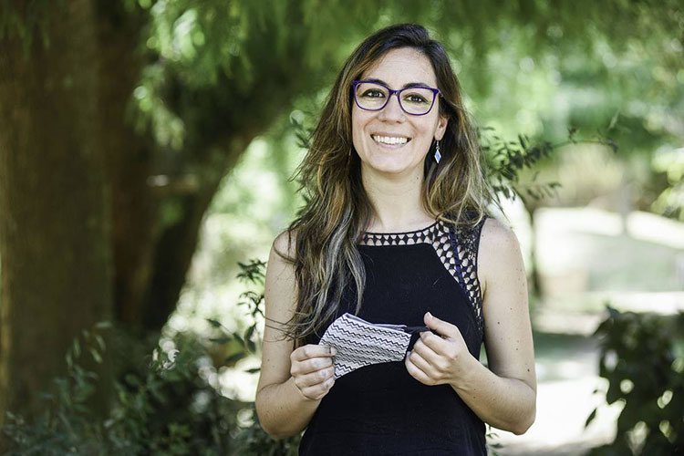 Sarandí 690 (@radiosarandi690) on Twitter photo Este lunes en #InformativoSarandí a las 8.05 hs entrevista a Veronica Nin. Bióloga, docente Centro Interdisciplinario para la Cognición en la Enseñanza y el Aprendizaje de la Udelar e integra el GUIAD-Covid-19. <a href="/ValeriaSuperchi/">ValeriaSuperchi</a> <a href="/sersilvestri/">Sergio Silvestri</a> <a href="/GabrielaCasullo/">Gabriela Casullo</a> (foto La Diaria). Este lunes en #InformativoSarandí a las 8.05 hs entrevista a Veronica Nin. Bióloga, docente Centro Interdisciplinario para la Cognición en la Enseñanza y el Aprendizaje de la Udelar e integra el GUIAD-Covid-19. <a href="/ValeriaSuperchi/">ValeriaSuperchi</a> <a href="/sersilvestri/">Sergio Silvestri</a> <a href="/GabrielaCasullo/">Gabriela Casullo</a> (foto La Diaria).