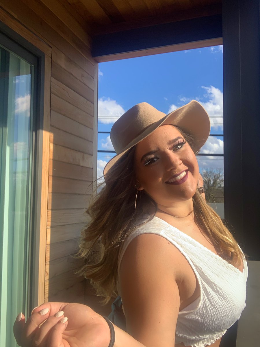 Daniboo01's tweet photo. big chillin’ — Nashvillen’ 📍 https://t.co/GLPCqgQrjW