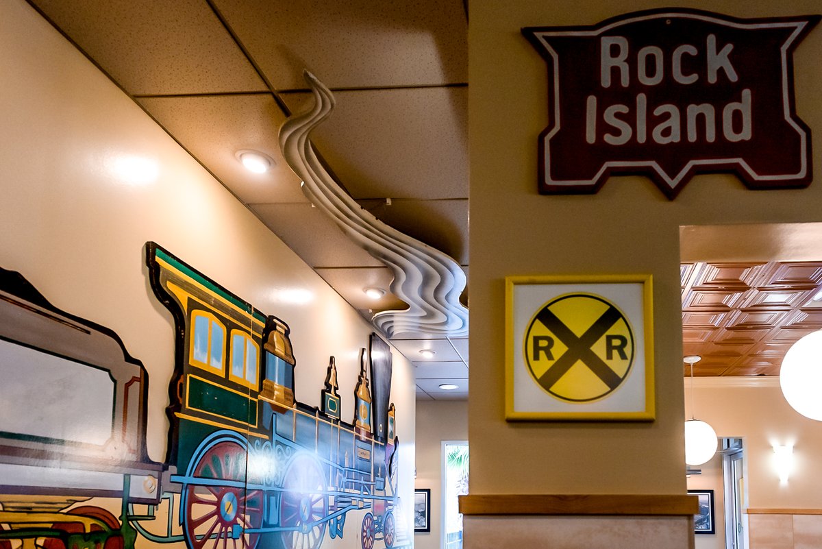 We guarantee no train station has food as good as ours! 🚂