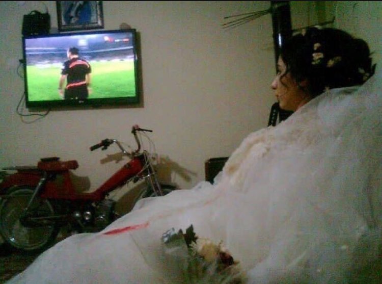 Düğün günü Trabzonspor’un maçı vardır 
Me ;