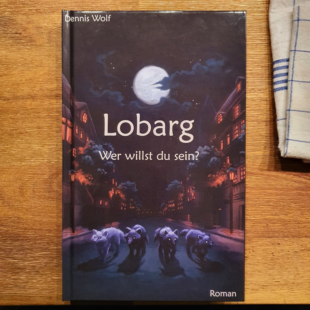 So, Freunde....
Wir habe gerade 01:36 Uhr und ich habe das Buch jetzt gerade zu Ende gelesen und es ist einfach nur der Hammer. Bitte kauft euch dieses Buch von Akeban!!! Das beste Buch, das ich jemals gelesen habe!
(Auch das einzige 🤫)
Aber wirklich: Große Empfehlung von mir