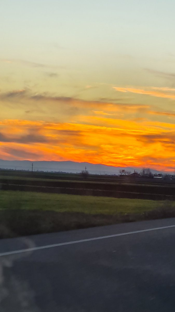 AdnaLavinia's tweet photo. Pur și simplu, wow!🤩🧡 https://t.co/v2nxHhYher