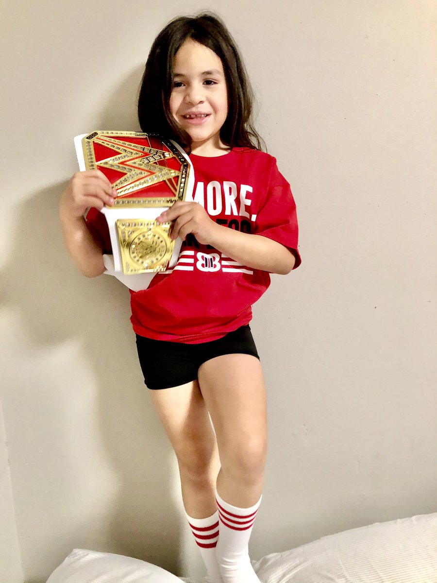 “Mom can you send this to Nikki Bella and tell her that I love her!” @BellaTwins 

Bretlynn is so excited about all her @WWEUniverse gear she got for Christmas. https://t.co/cQsHtLVQRa