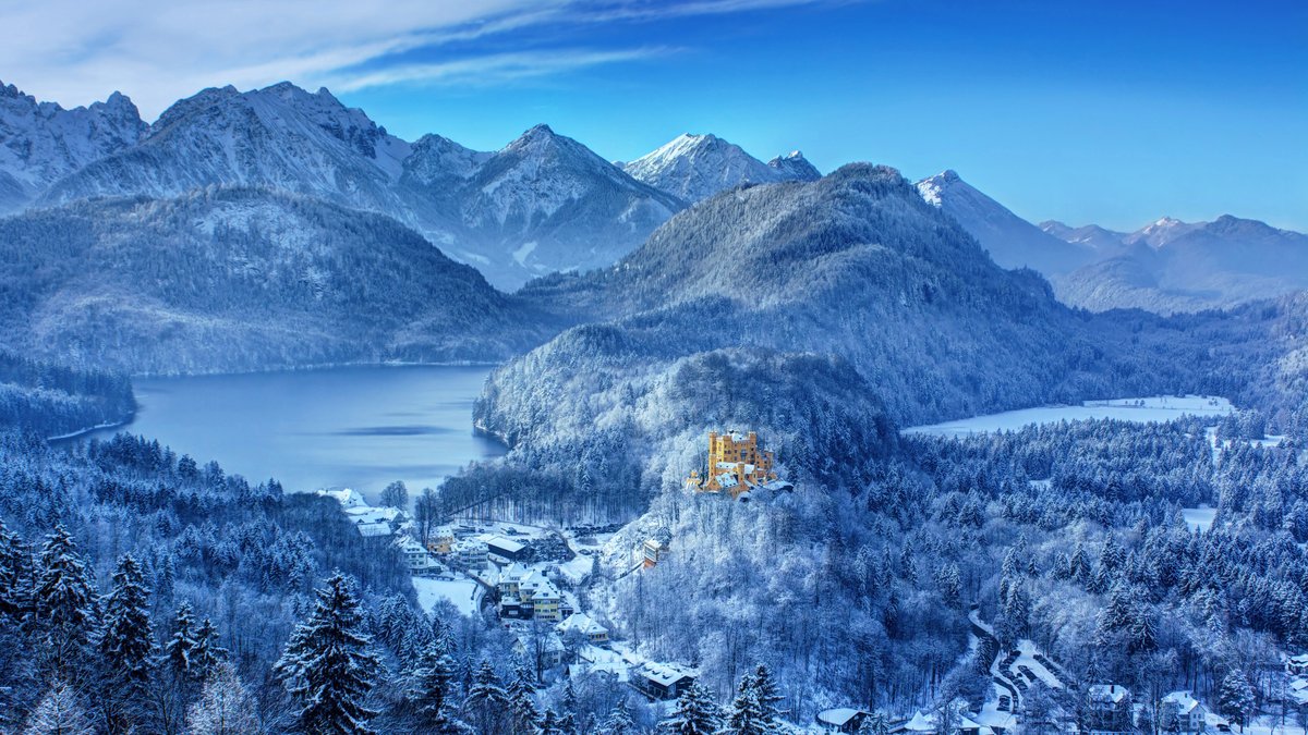 Battlemaps's tweet image. Hohenschwangau Castle, #Bavaria, #Germany #WinterWonderland