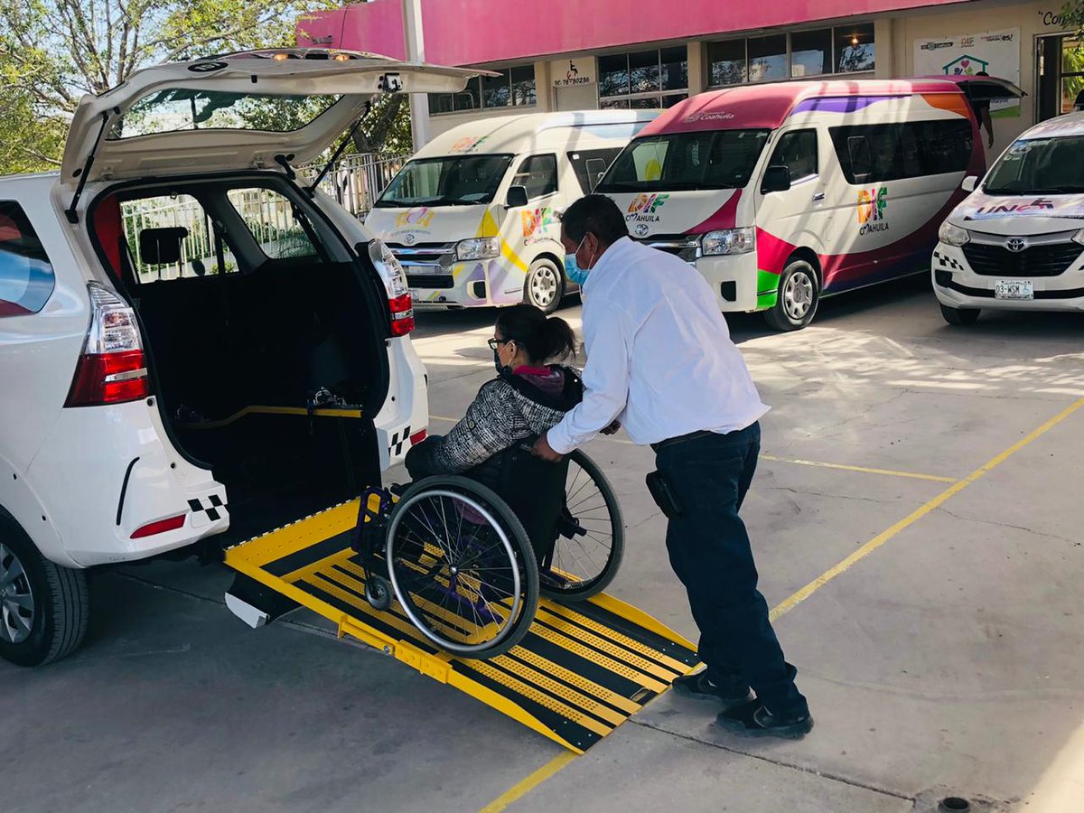 GobDeCoahuila's tweet photo. Con las Unidades de Transporte Especializado #UNEDIF, que opera el @GobDeCoahuila a través del @DIFCoah , se ha beneficiado en los últimos tres años a más de 4 mil usuarios recurrentes que viven con discapacidad motriz.
En familia, #FuerteCoahuilaEs https://t.co/zalFejvoVp
