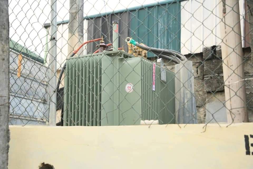 PROJECTS INTERVENTION: AKA AVENUE -EFFURUNInstallation of 500KVA Transformer at Aka Avenue of Refinery Road, Effurun, Uvwie Local Government Area of Delta State.