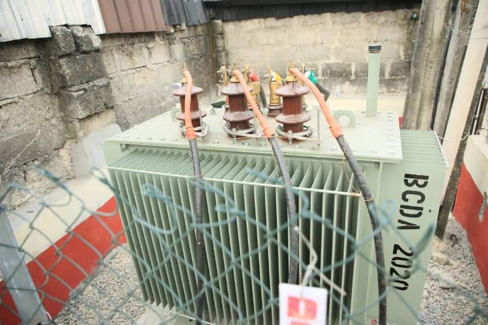 PROJECTS INTERVENTION: AKA AVENUE -EFFURUNInstallation of 500KVA Transformer at Aka Avenue of Refinery Road, Effurun, Uvwie Local Government Area of Delta State.