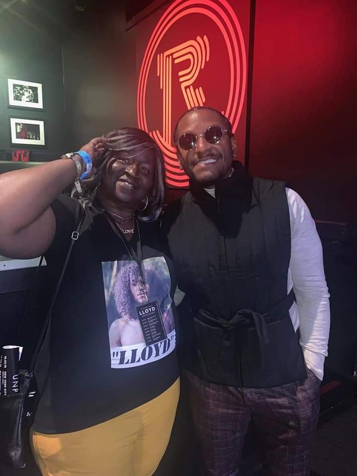LLOYDQUEENBOOP6's tweet photo. Happy 35th Birthday🎂🎂🎂 to the best Artist of my Life @Lloyd_YG God bless many more to come i love ❤❤you always one of yo Loyal #Lloydladies Me 😍😘😘 https://t.co/3rjiE1rngi