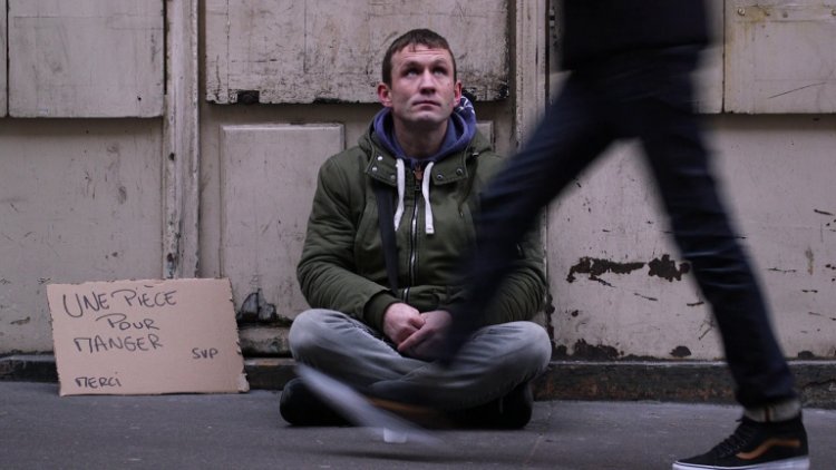 "Bon bon ok... C'est pas une invasion. Mais tu sais, l'immigration coûte quand même 164 milliards d'euros aux Français chaque année. Moi je dis, aidons nos SDF plutôt que les étrangers !"Je vous explique...6/21