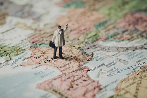 Mais au final, certains rétorquent que les immigrés ce sont aussi des travailleurs dont nous avons besoin:12% des médecins en France sont des étrangers par exemple.12/21