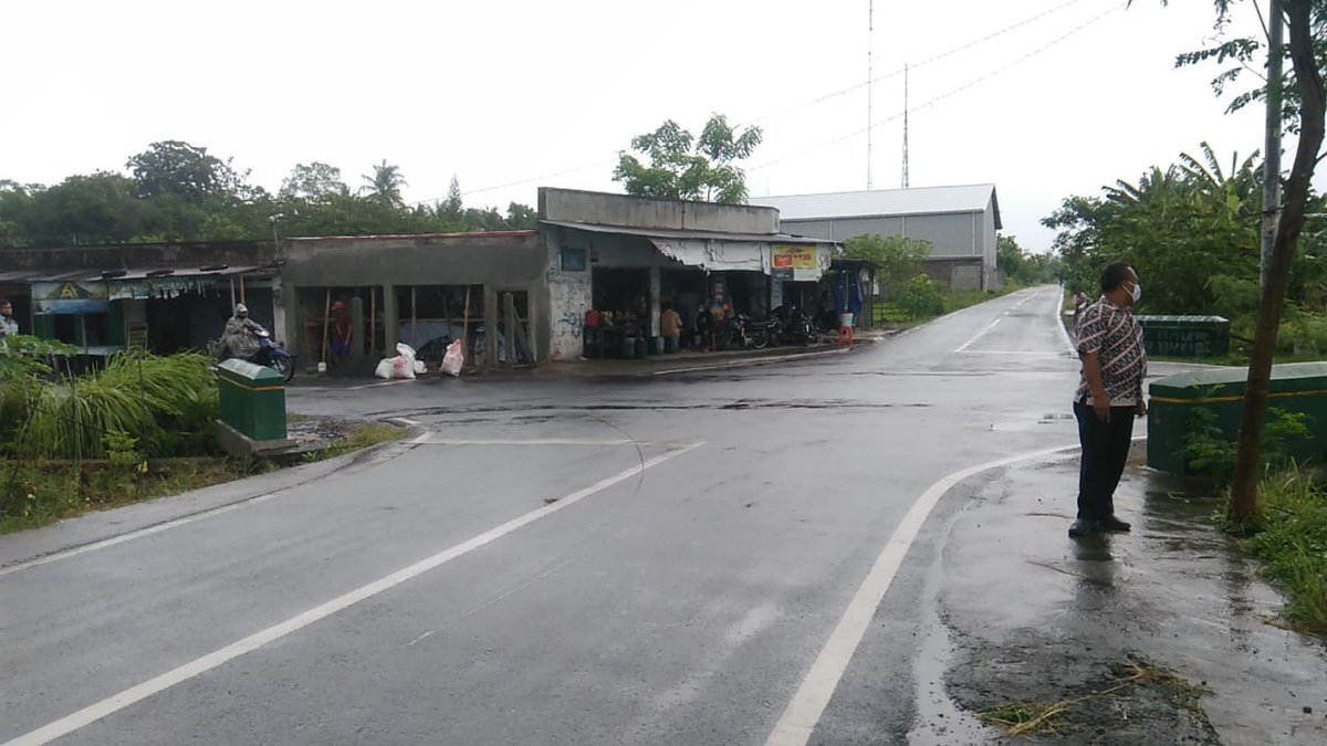 Seksi Menejemen Rekayasa Lalu Lintas melaksanakan investigasi tindak lanjut laporan  kecelakaan yang berlokasi di krempyeng, sumbersari, moyudan pada tanggal 30 Desember 2020
#perhubungan #perhubungansleman #MRLL