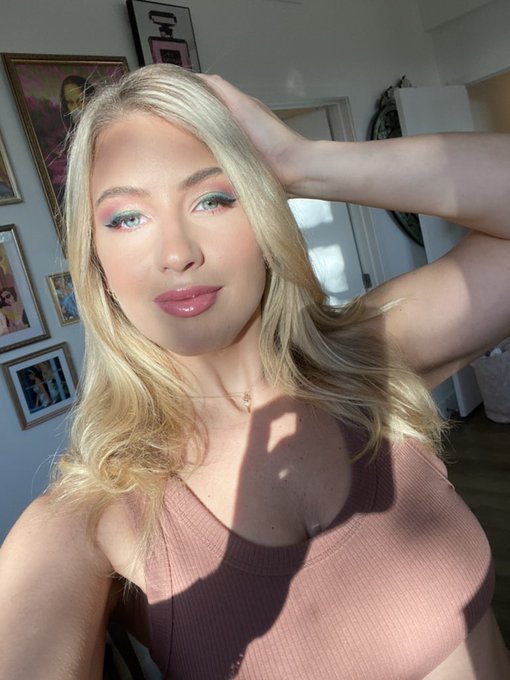 Makeup appreciation post ( I did not do it ) https://t.co/35N59MheXN