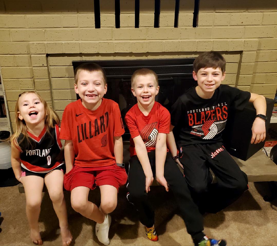 doulosjeremiah's tweet photo. Some of your young Blazer fans wanted you to know that we're rooting for you guys every game from home! 🏀 #goblazers #Blazers #rootingfromafar #trailblazers #raisethemright @Dame_Lillard https://t.co/IATNMI1rEn