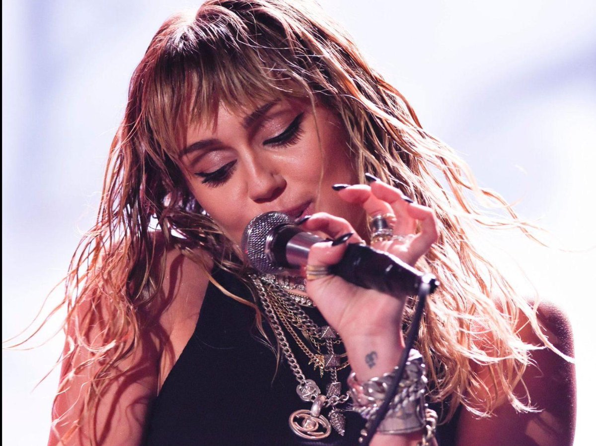 Miley Cyrus uses sex toys for 'interior design'
